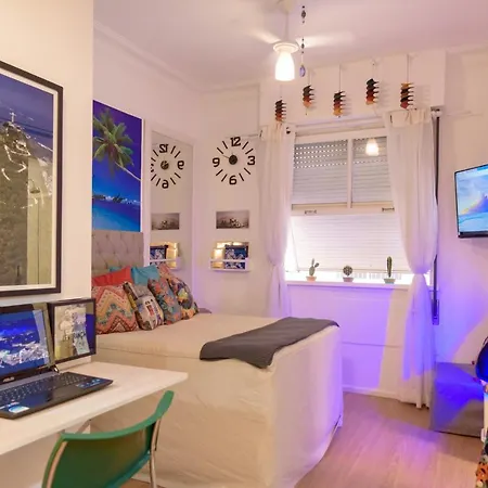 Reformadíssimo na quadra praia de Copacabana Posto 6 na melhor localização do Rio - WiFi 500Mb-3