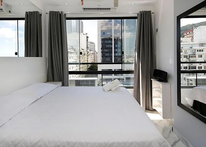 Studio moderno com vista privilegiada para a praia