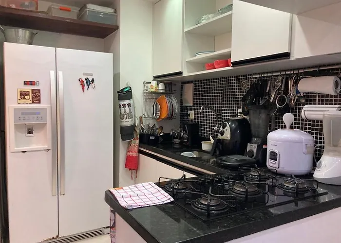 Em Copacabana apartamento mobiliado no posto 6