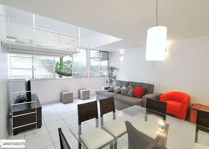 Apartamento 2 quartos espaçoso no Leme