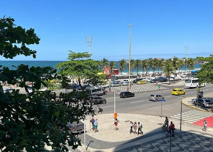 Estúdio Moderno com Vista Oceânica