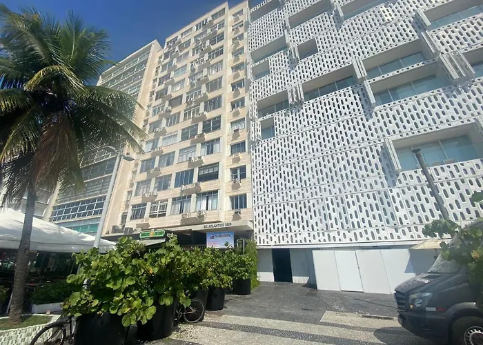 STUDIO com entrada na Av Atlântica praia de Copacabana, próximo de Ipanema, ar, Wi-Fi e Netflix, pauloangerami AA3806