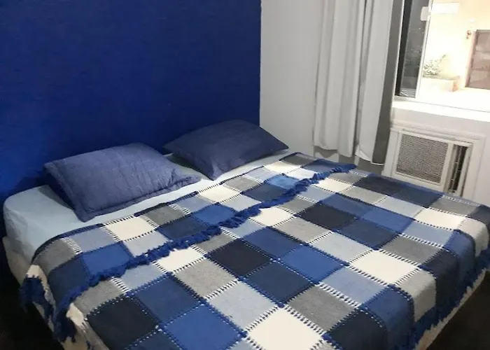 Apt montado 1 quadra da praia - 1 block from Copacabana Beach