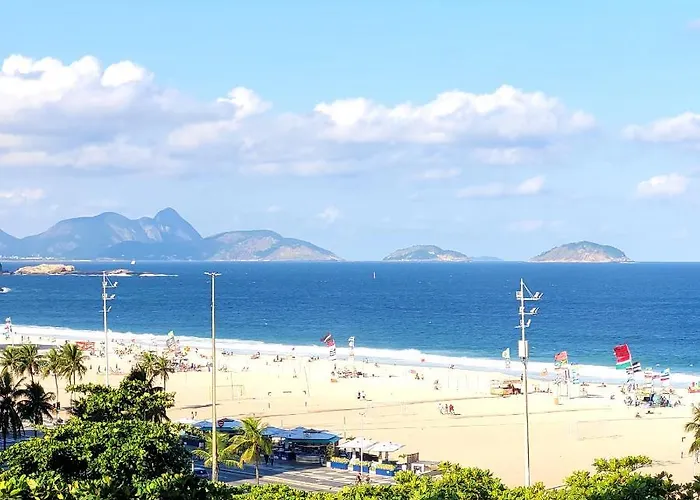 COPACABANA Praia - 2 quartos, vista do mar - Em frente Praça do Lido, próx Metrô Copacabana Cardeal Arcoverde