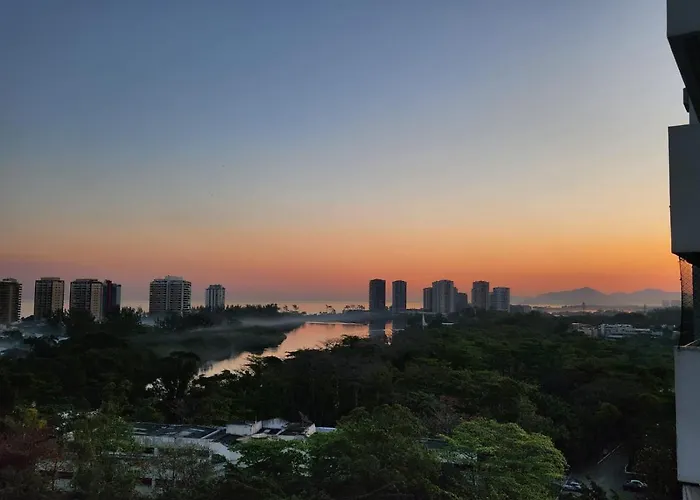 Ótimo 2 Qtos com Vista na Barra
