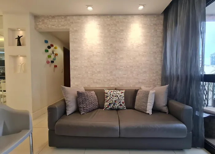 2 Bedrooms 2 Baths Apartment. 3 Blocks From Ipanema Beach. Prime Location. Rio de Janeiro, Brasil