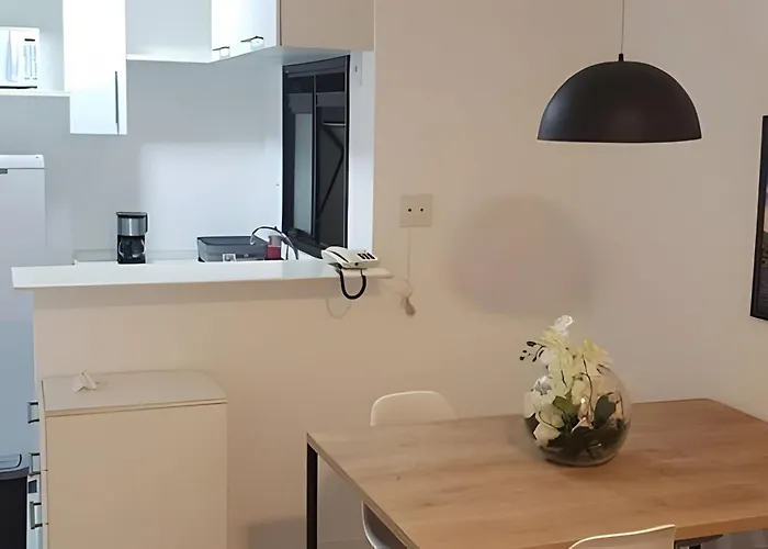 Apartamentos em Laranjeiras: Seu Refúgio Urbano com Piscina e Academia