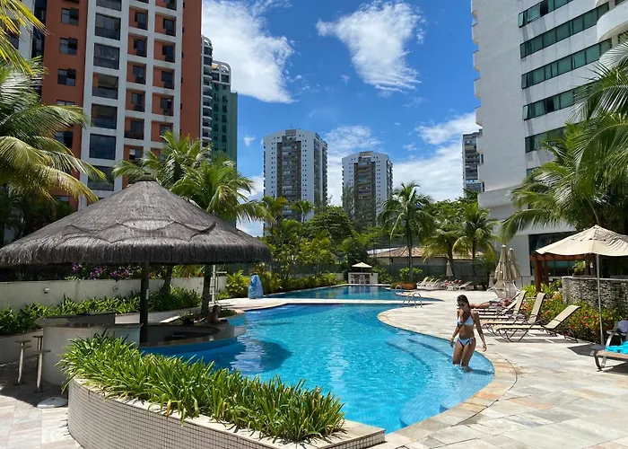 Flat com VISTA de CINEMA para Praia da BARRA da Tijuca - 5 min da PRAIA - Ar Condicionado, Portaria 24h, Wi-Fi 500 Mbps, Piscina, Academia, Sauna, Quadra de Tênis