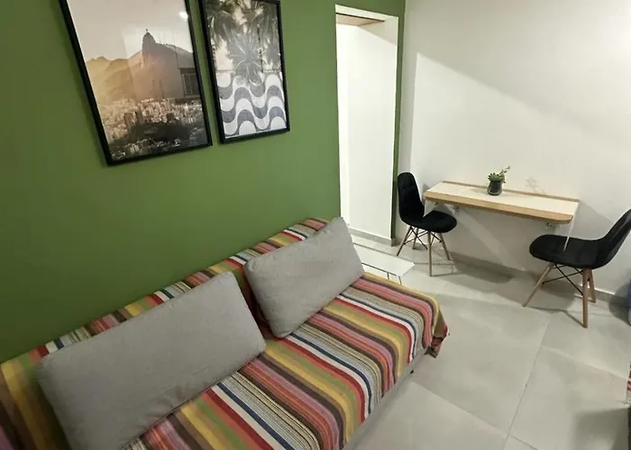 Acolhedor apartamento na quadra da praia