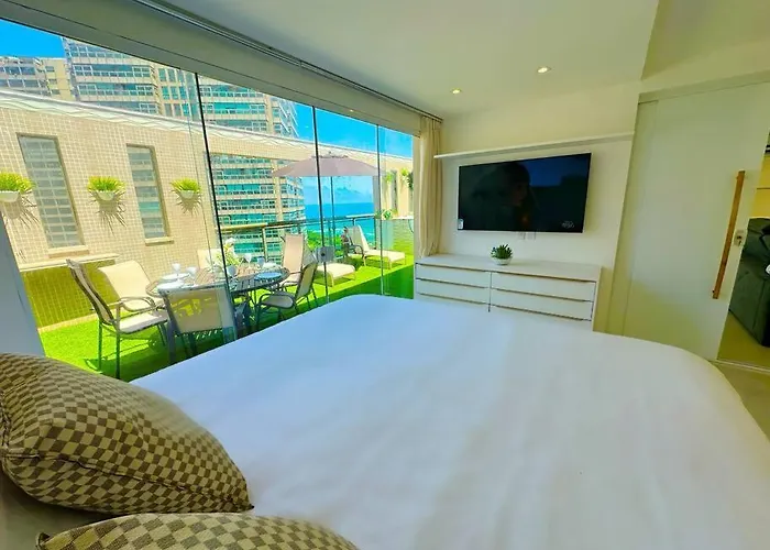 Cobertura Luxo Moderna com Vista Deslumbrante