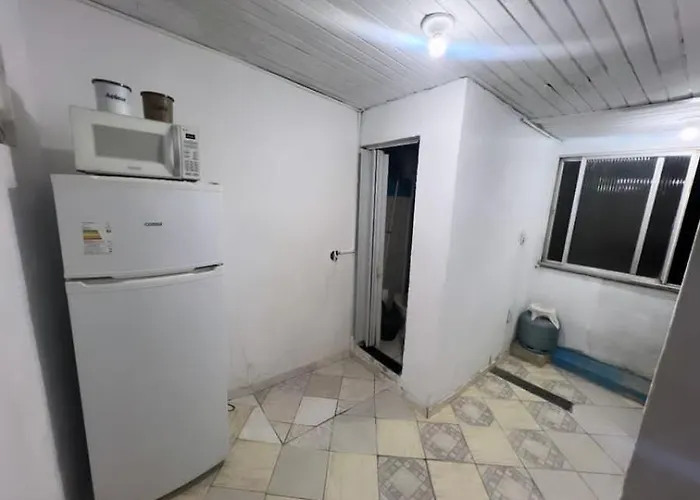 Kitnet A Uma Quadra Da Praia. Rio de Janeiro, Brasil