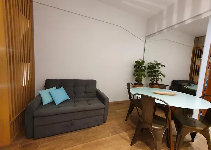 Apartamento Studio completo Copacabana 1 quadra da praia com garagem
