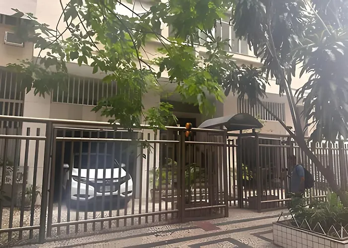 Apto Luxuoso, 50 Mts da Praia em Copacabana para 6