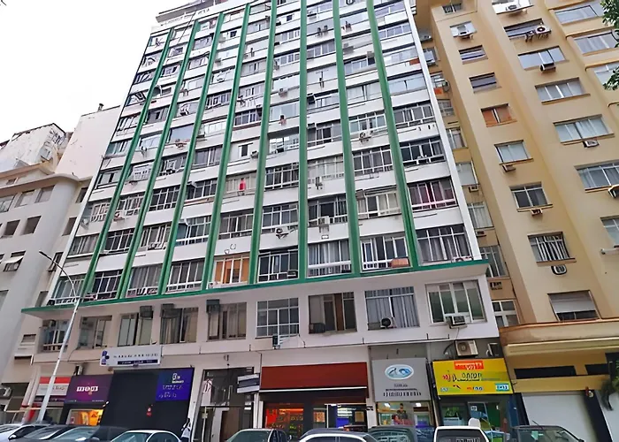 Studio na quadra da praia, estação de metro 5min andando, mercados e comércios próximos
