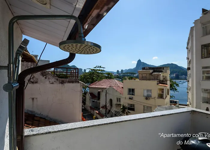 2 Apartamentos Individuais de 2 Quartos na Urca com Vista para Baia de Guanabara a 700m Pão de Açúcar com Cozinha Completa e Wi-Fi - Bares, Restaurantes e Comércio Local a poucos metros