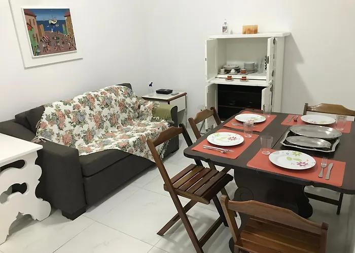 COPACABANA QUADRA DA PRAIA, 2 Quartos e Sala - NO POSTO 6