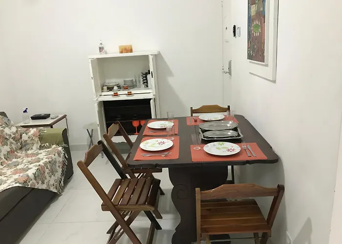 COPACABANA QUADRA DA PRAIA, 2 Quartos e Sala - NO POSTO 6
