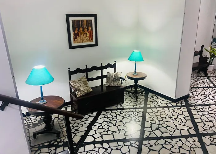 STUDIO COMPLETO na praia de COPACABANA, perto Ipanema Gal Osório, com ar, wifi, netflix, até 3 pessoas, pauloangerami SF138