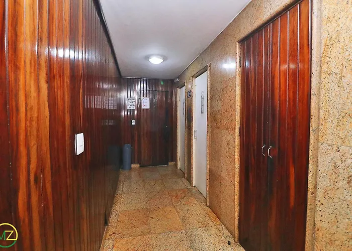 Linda cobertura com jaccuzzi e terraço