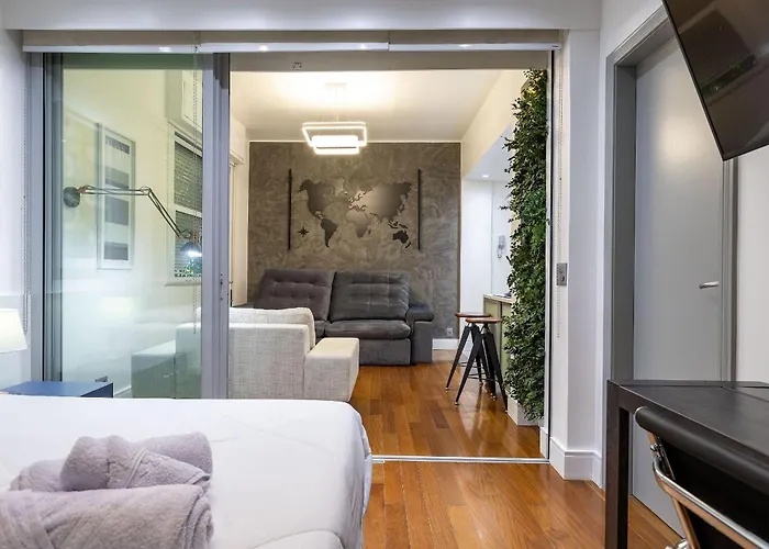 Apt charmoso completo com ar condicionado no Leblon