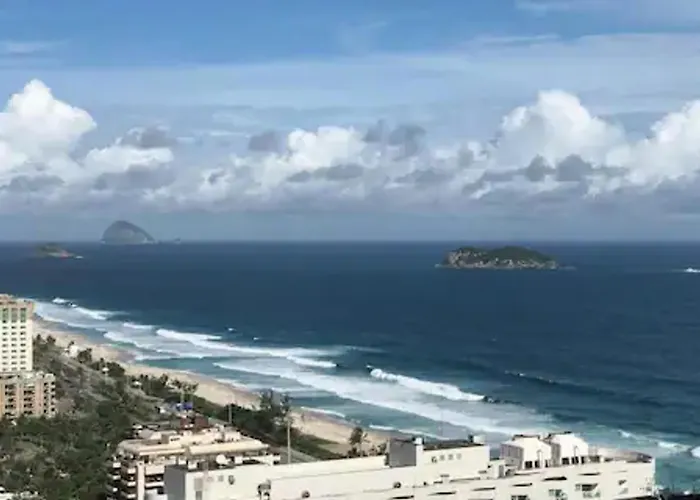 em frente à Praia da Barra da Tijuca