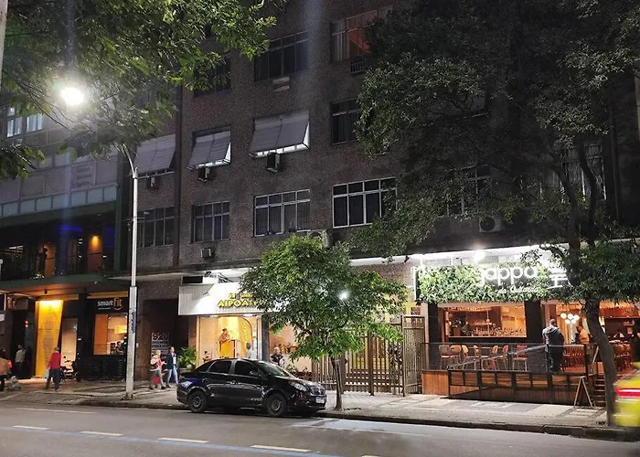 Apê completo em Copacabana/RJ.