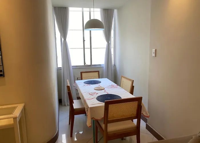 Apto Moderno - 2 Quartos - 1 min da Praia