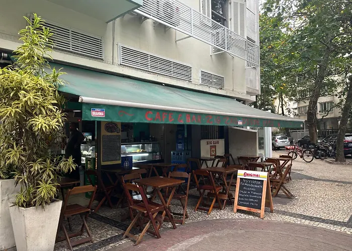 Cobertura duplex quadra praia quarto privativo