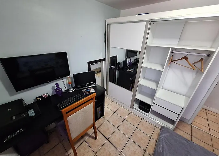 Quarto em Apto confortável 10 min da praia do Recreio RJ