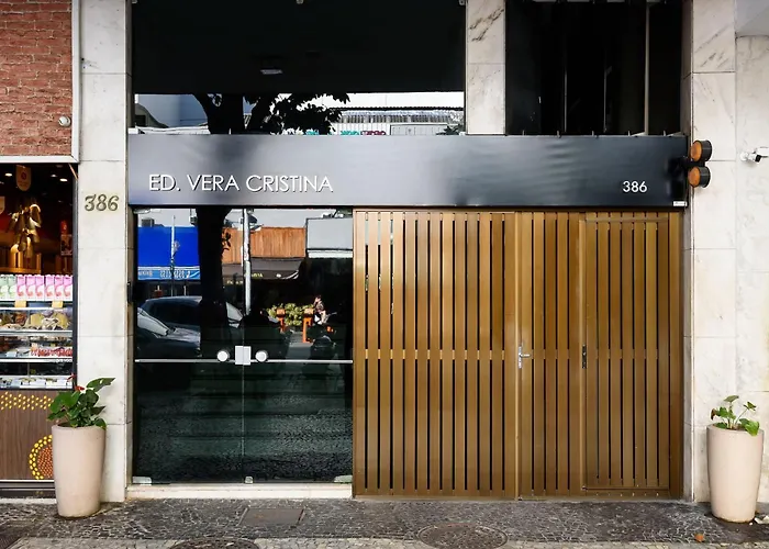 2 Quartos No Leblon A 300M Da Praia | Adp 386/603