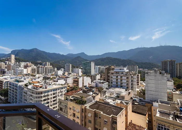 (1306) 2 Suítes e Vista para o Cristo