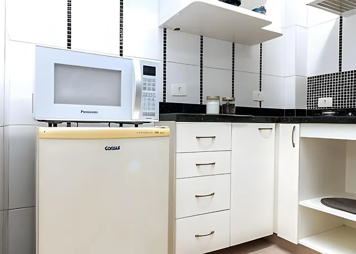 Studio Copacabana c/ Lavanderia - 500m da Praia e Metro