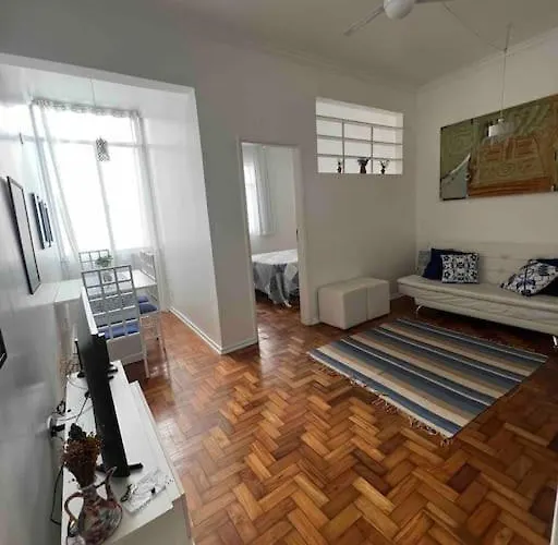 Loft em Copacabana a duas quadras da praia