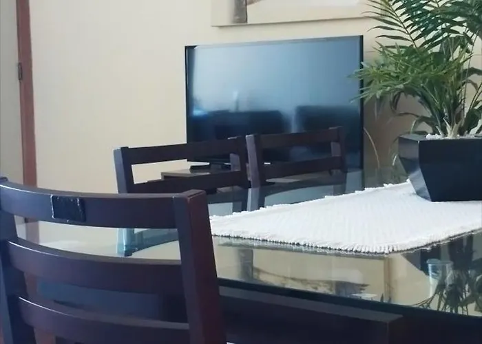 Quarto Na Praia De Copacabana, Excelente Localizacao!