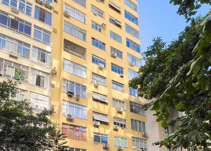 Estudio moderno e confortável a 250m da praia e metro