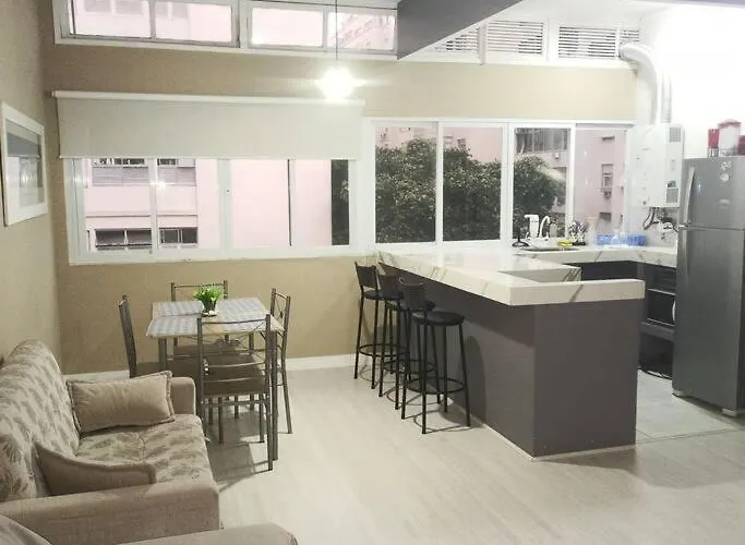 Melhor ponto de Copacabana Excelente Amplo arejado e iluminado