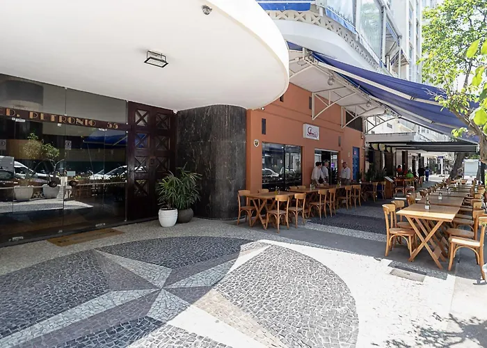 em Copacabana com Varanda 2 quartos