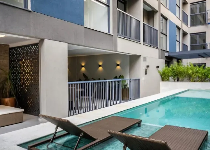 seu merecido lar carioca, com piscina e academia
