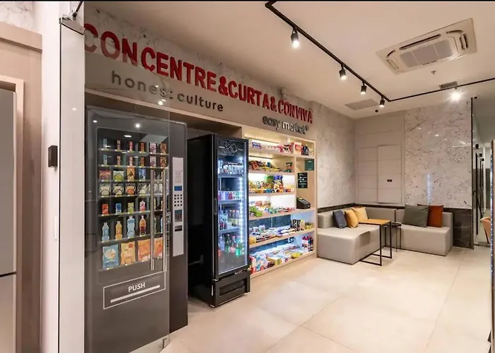 completo e moderno com ar condicionado e piscina no centro do RIO