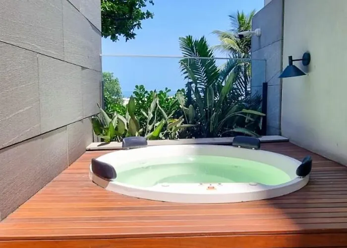 Luxo à beira mar com Jacuzzi particular