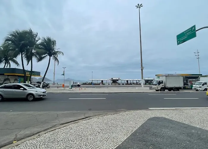Localizacao Perfeita em Copacabana com Conforto a 100 metros da Praia