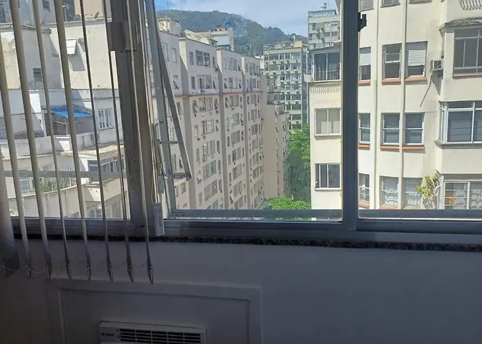 Dois Minutos A Pe Da Praia De Copa, Com Conforto E Praticidade.