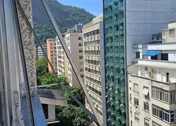 Dois Minutos A Pe Da Praia De Copa, Com Conforto E Praticidade.