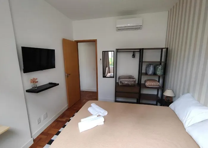 Confortavel E Funcional - Ideal Para Casal E Familia No Melhor Quarteirao De Copa Rj- Wi Fi - 2 Banheiros Completos - 2 Tvs E 2 Ar Cond Com Garagem