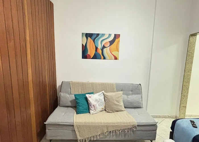 Com Estacionamento a 3 Minutos da Praia DF219-504