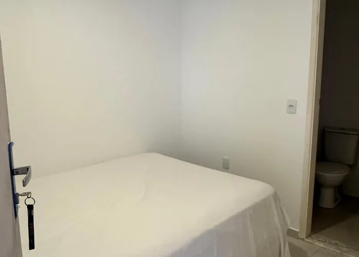 Suíte privativa na Barra da Tijuca próxima à praia