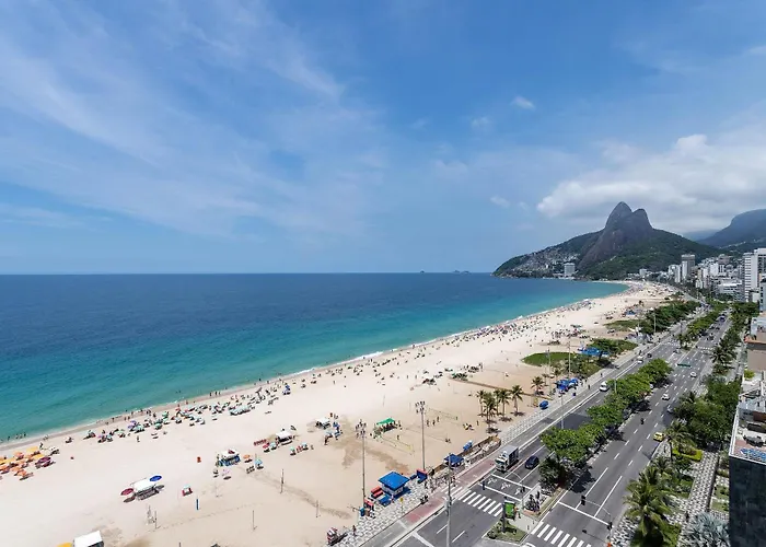 Apartamento Moderno em Prédio à Beira-mar na Praia de Ipanema