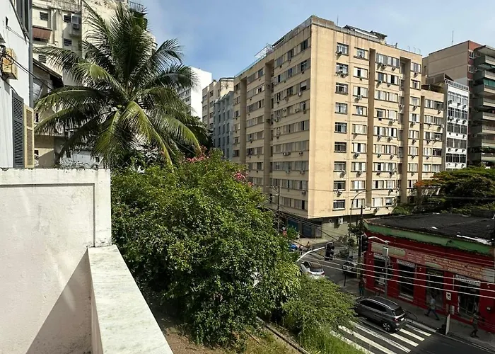 Quarto Copacabana próximo à praia e metro