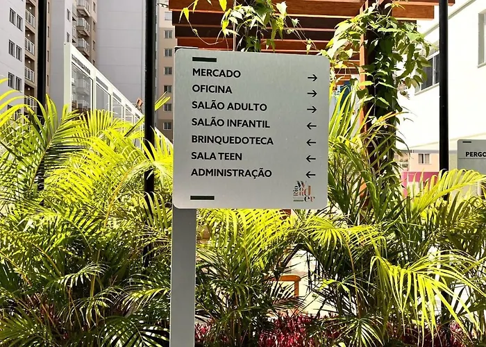 de 2 quartos, com piscina e há 10 km de copacabana