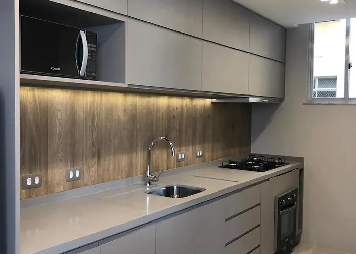 Apartamento no coração de Copacabana - Localização privilegiada - 50 metros da praia